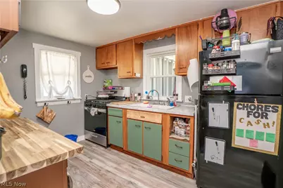 462 Fenton Avenue NE, Canton, OH 44704 - Photo 6