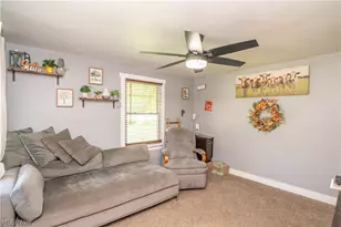 462 Fenton Ave NE, Canton, OH 44704 - Photo 4