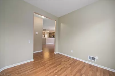 9428 Drury Way, North Ridgeville, OH 44039 - Photo 12