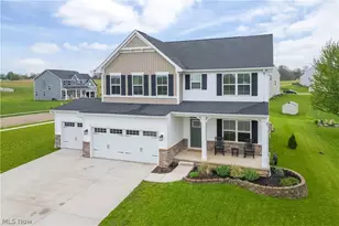 2735 Forestview St NE, Canton, OH 44721 - Photo 2