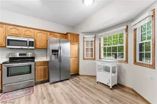 2423 Charing Cross Rd NW, Canton, OH 44708 - Photo 8