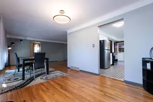5180 Thornbury Rd, Lyndhurst, OH 44124 - Photo 8