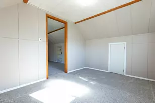 5180 Thornbury Rd, Lyndhurst, OH 44124 - Photo 22
