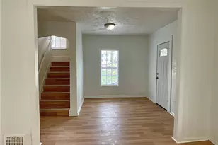 261 Russell Ave, Akron, OH 44311 - Photo 8