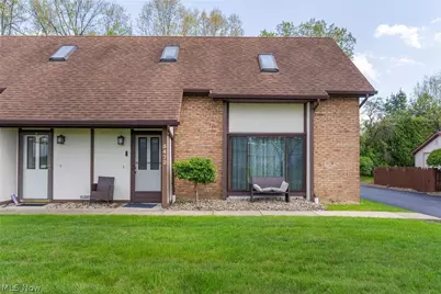 5472 Callaway Circle #2, Youngstown, OH 44515 - Photo 2