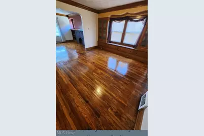 9913 Greenview Avenue, Garfield Heights, OH 44125 - Photo 16