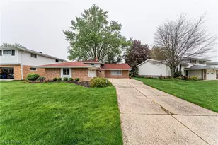 21298 Nottingham Dr, Loveland, OH 44126 - Photo 2
