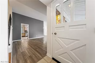 21298 Nottingham Dr, Loveland, OH 44126 - Photo 6