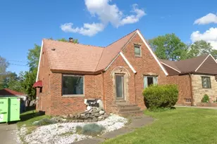 9504 Eureka Pkwy, Parma Heights, OH 44130 - Photo 4