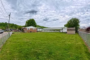 708 Circle Dr, Belpre, OH 45714 - Photo 4