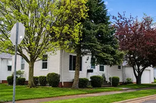 3435 Center Dr, Parma, OH 44134 - Photo 2