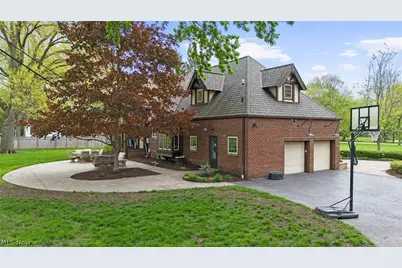 6736 Big Creek Parkway, Middleburg Heights, OH 44130 - Photo 42