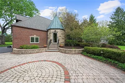 6736 Big Creek Parkway, Middleburg Heights, OH 44130 - Photo 2