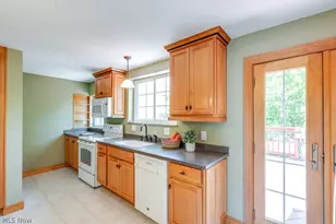 3241 W 231st St, North Olmsted, OH 44070 - Photo 10