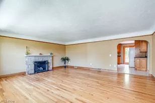 3241 W 231st St, North Olmsted, OH 44070 - Photo 6