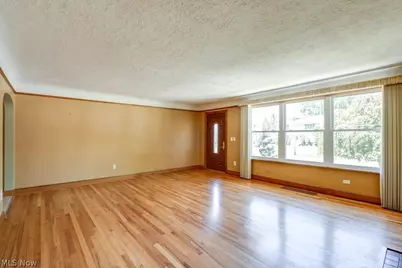 3241 W 231st Street, North Olmsted, OH 44070 - Photo 4