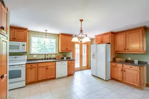 3241 W 231st St, North Olmsted, OH 44070 - Photo 8
