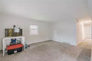 186 Pocantico Ave, Akron, OH 44312 - Photo 8