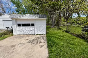1437 E 252nd St, Euclid, OH 44117 - Photo 18