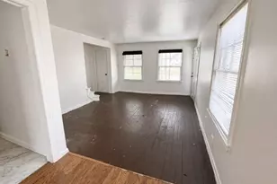 1437 E 252nd St, Euclid, OH 44117 - Photo 4