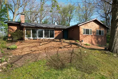 2930 Valley Lane, Sandusky, OH 44870 - Photo 2