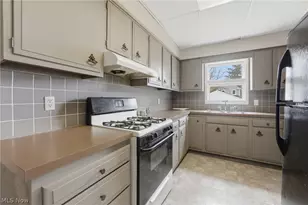 2310 17th St SW, Akron, OH 44314 - Photo 12