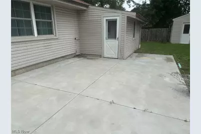 35952 Lakomis Drive, Eastlake, OH 44095 - Photo 30