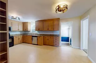 35952 Lakomis Dr, Eastlake, OH 44095 - Photo 14