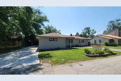 35952 Lakomis Drive, Eastlake, OH 44095 - Photo 1