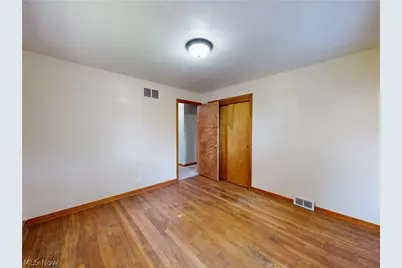 35952 Lakomis Drive, Eastlake, OH 44095 - Photo 8