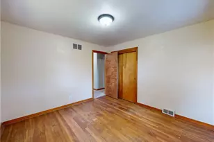 35952 Lakomis Dr, Eastlake, OH 44095 - Photo 8