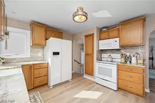 45 E 219th St, Euclid, OH 44123 - Photo 4