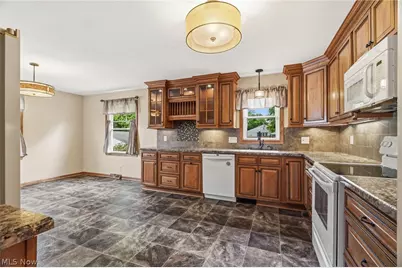 1107 Lynbrook Street SE, North Canton, OH 44720 - Photo 14