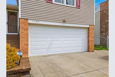 1107 Lynbrook Street SE, North Canton, OH 44720 - Photo 4