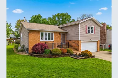 1107 Lynbrook Street SE, North Canton, OH 44720 - Photo 2