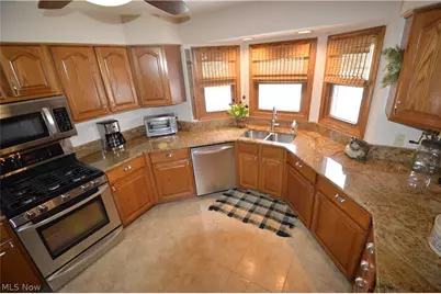 7600 Meadowood Drive, Canfield, OH 44406 - Photo 14