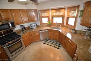 7600 Meadowood Dr, Canfield, OH 44406 - Photo 14