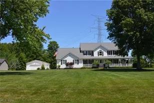 7600 Meadowood Dr, Canfield, OH 44406 - Photo 2