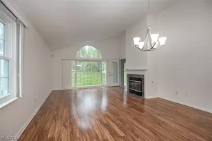390 Vista Ln, Aurora, OH 44202 - Photo 4