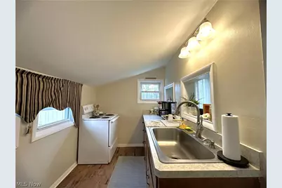 93 W 5th Avenue, Berea, OH 44017 - Photo 8