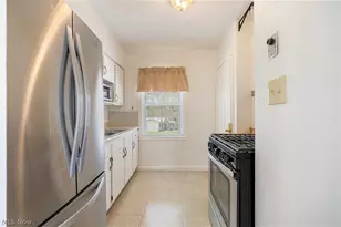 1646 Evergreen Ave, Akron, OH 44301 - Photo 10