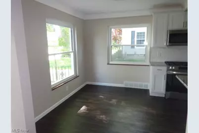 5840 Queens Highway, Parma Heights, OH 44130 - Photo 8