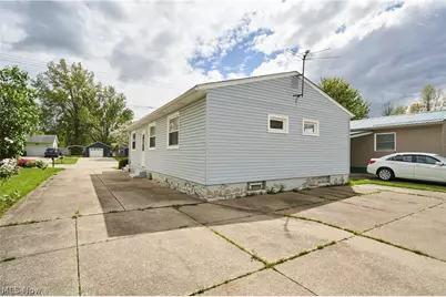 1451 Grand Boulevard, Barberton, OH 44203 - Photo 24