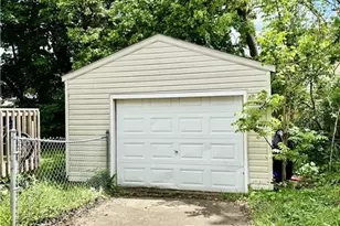 927 Avon St, Akron, OH 44310 - Photo 12