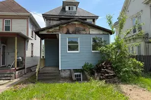 1023 Pearl St, Martins Ferry, OH 43935 - Photo 2