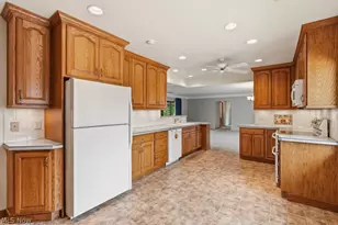 1463 Royalwood Rd, Grandview Heights, OH 44147 - Photo 20