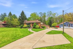 1463 Royalwood Rd, Grandview Heights, OH 44147 - Photo 2