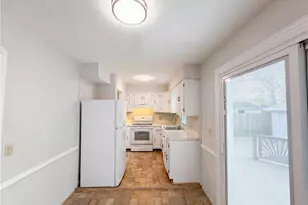 6252 Anita Dr, Loveland, OH 44130 - Photo 2