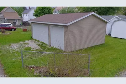 146 W 8th Street, Dover, OH 44622 - Photo 6