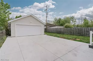 3693 Pennington Rd, Huber Heights, OH 44120 - Photo 28
